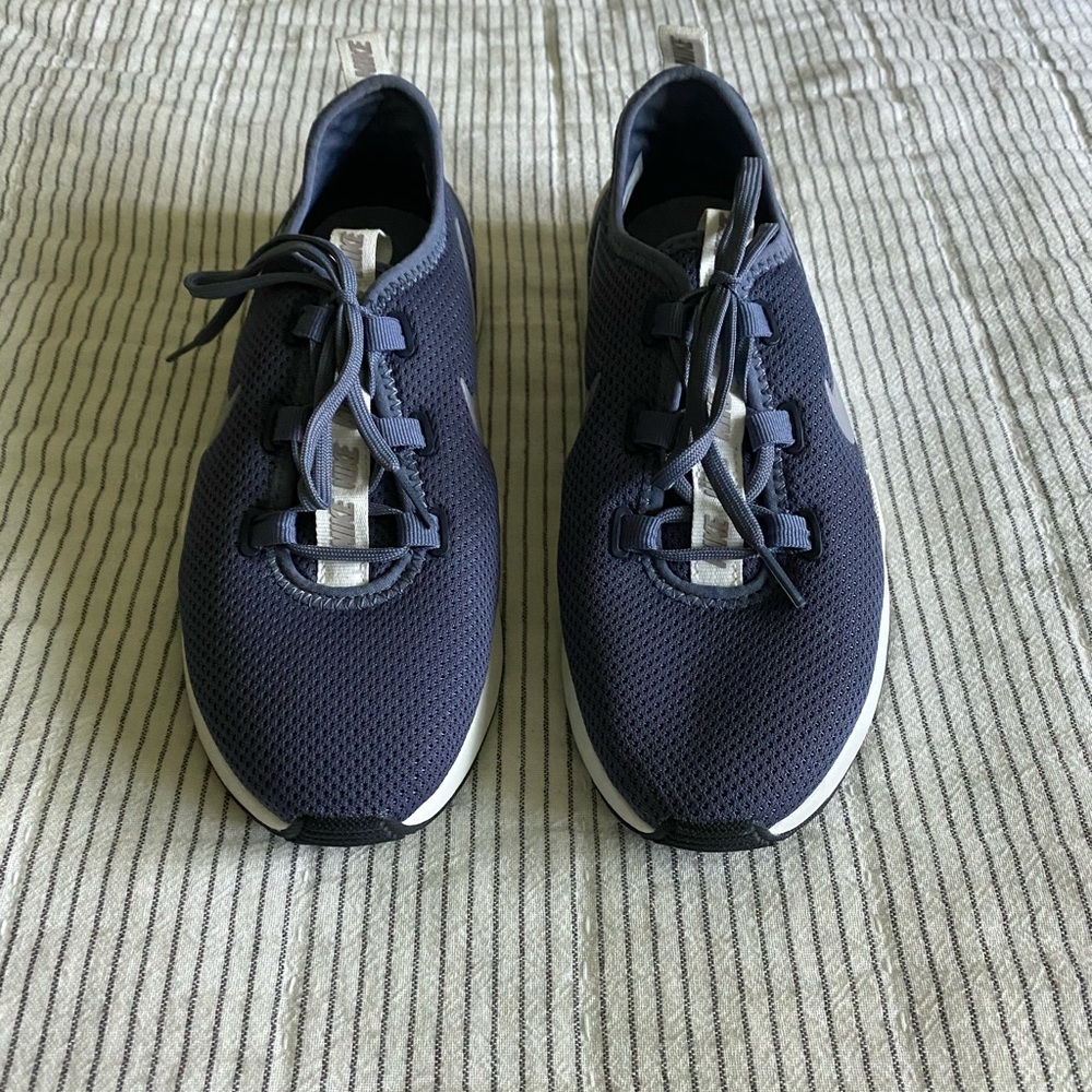 ashin modern nike womens